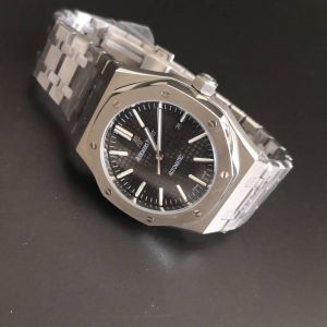 Audemars Piguet – Royal Oak