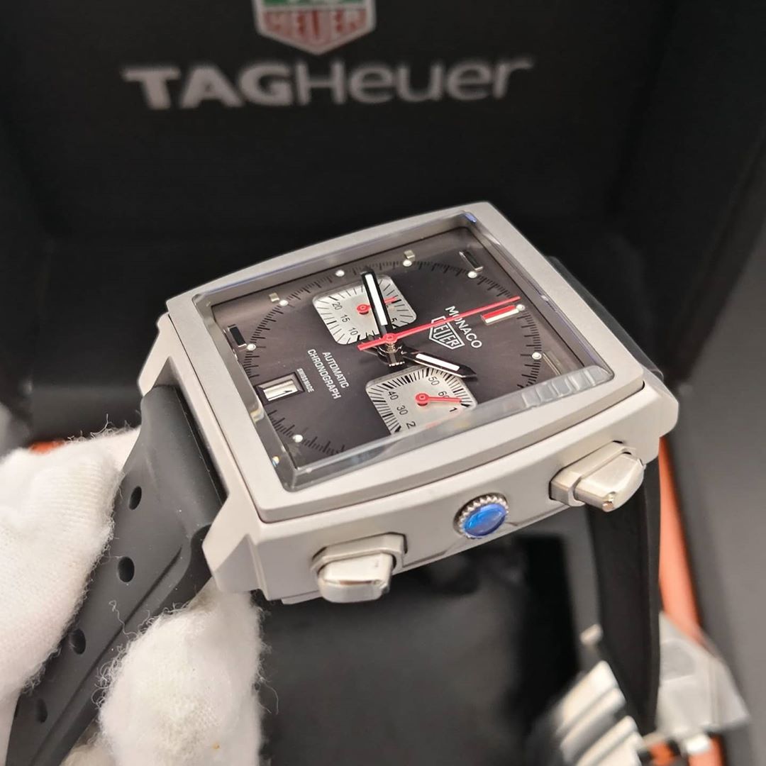 Rel gio Tag Heuer Monaco