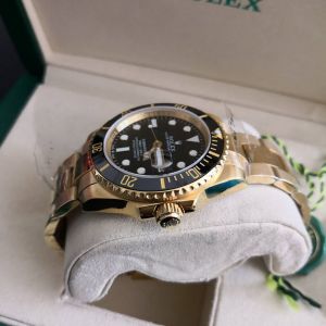 ROLEX SUBMARINER BLACK