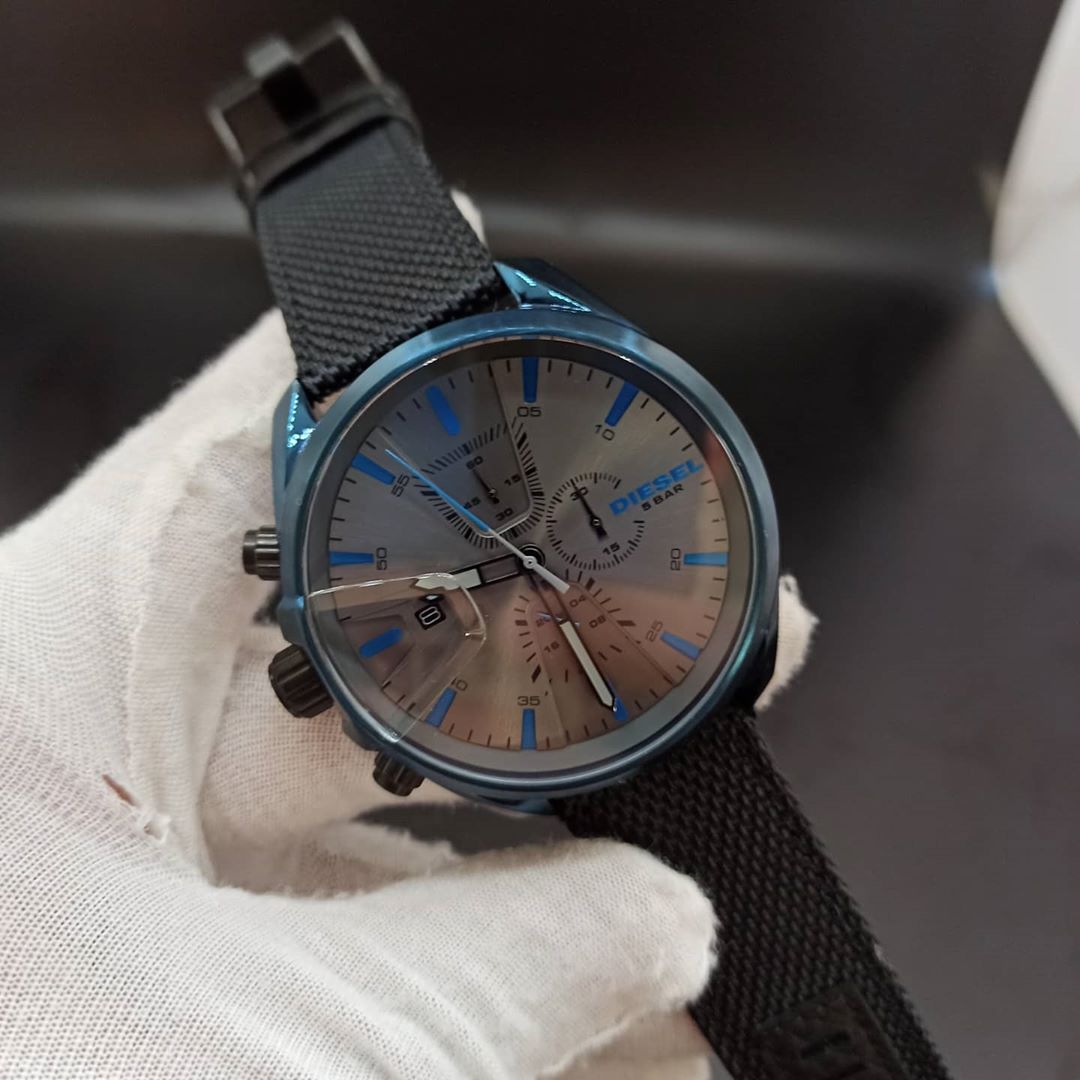 大得価国産新品　ディーゼル　メンズ腕時計　DZ4506 DEISEL ブラックブルー　海外直輸入　送料無料 男性用