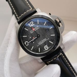 Panerai Submersible Luna Rossa