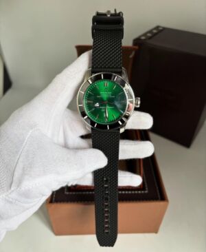 Relógio Breitling – Superocean Verde